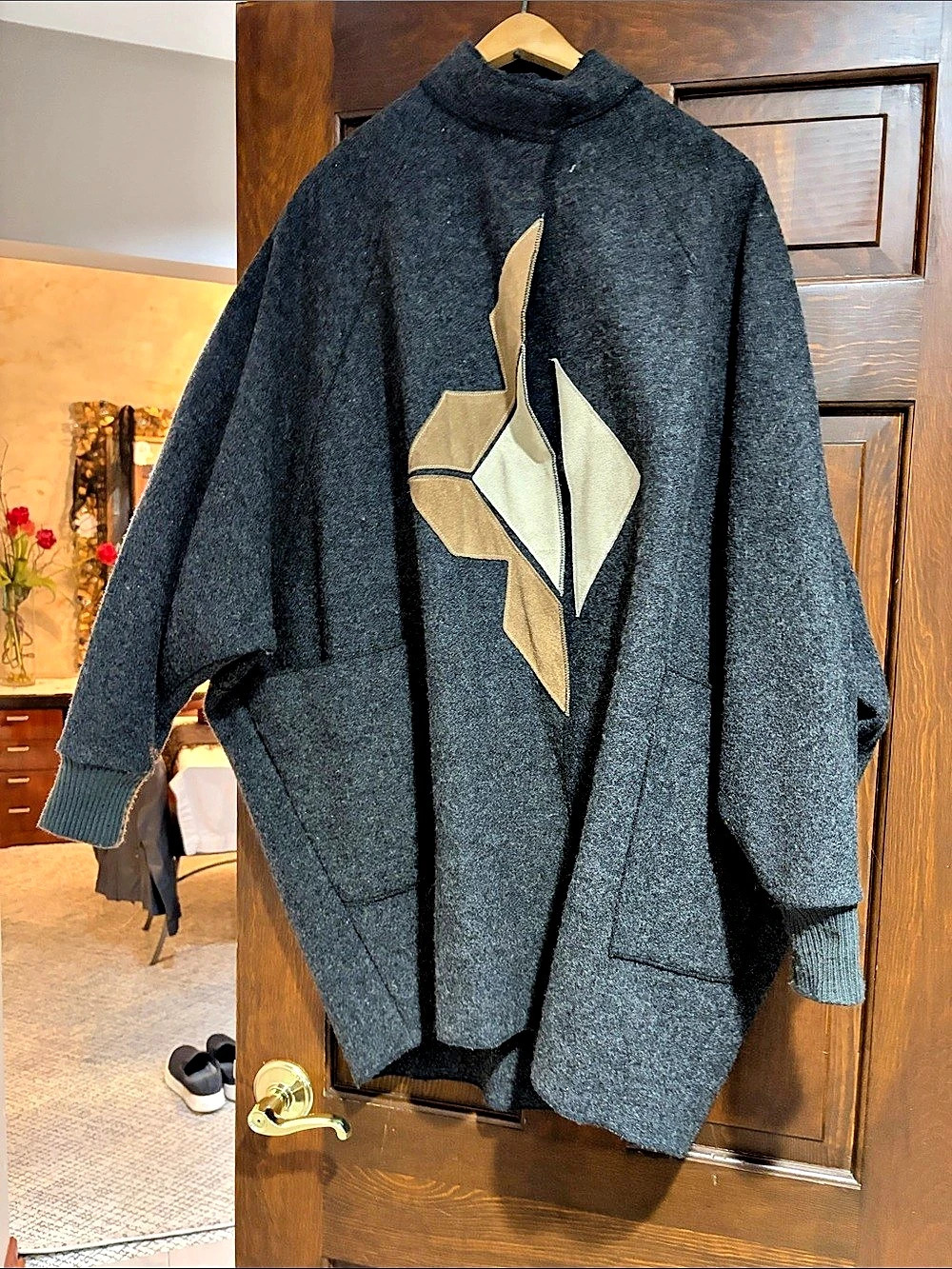 Osgood Smith Gray Wool-Blend Graphic Cape Like New
